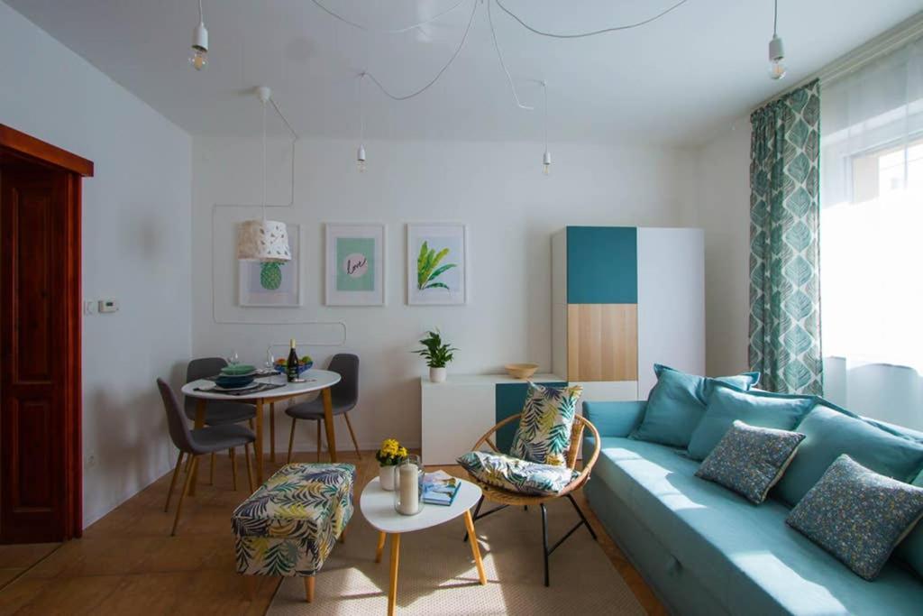 Teubel Apartman 2 เซแกชแฟเฮร์วาร์ ภายนอก รูปภาพ