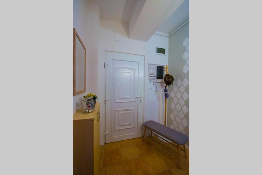 Teubel Apartman 2 เซแกชแฟเฮร์วาร์ ภายนอก รูปภาพ