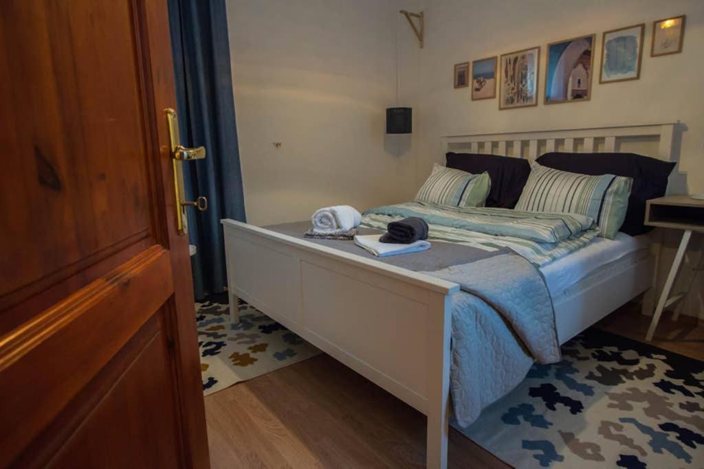 Teubel Apartman 2 เซแกชแฟเฮร์วาร์ ภายนอก รูปภาพ