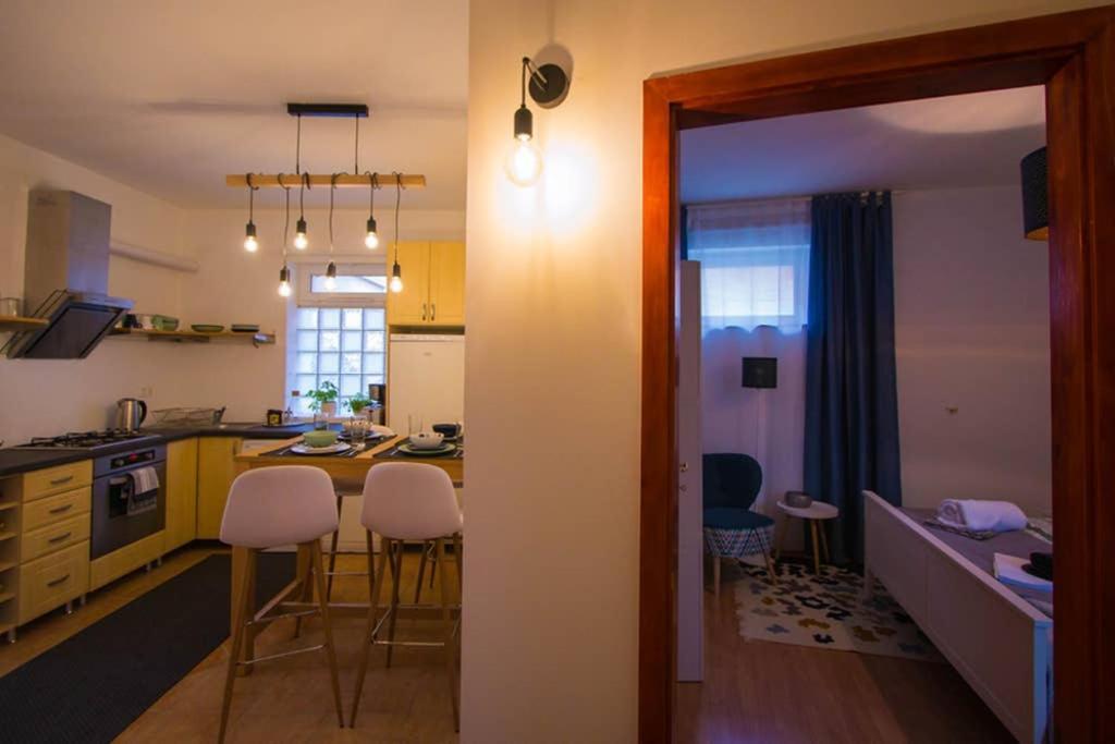 Teubel Apartman 2 เซแกชแฟเฮร์วาร์ ภายนอก รูปภาพ